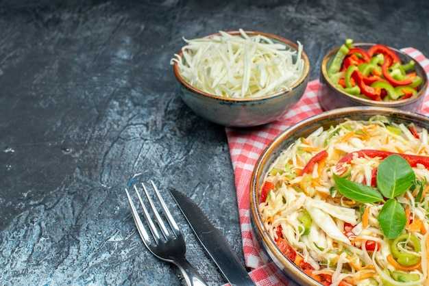 На праздничный стол: салат с пекинской капустой и креветками
